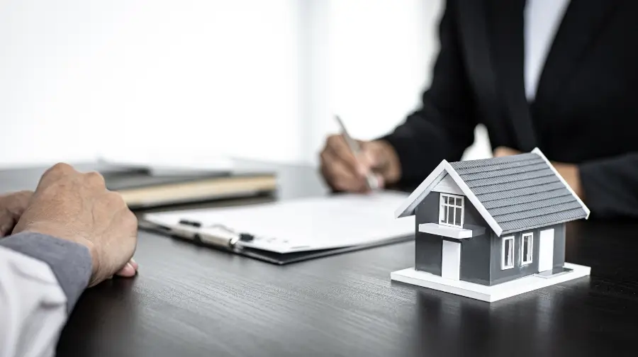 What Can Landlords Do When a Tenant Breaks Their Lease?